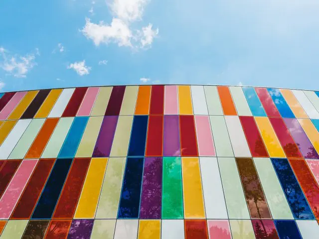 Más Que Letras y Colores: Convertimos tu Negocio en una Experiencia Inolvidable